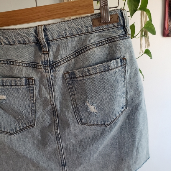 Blank NYC Acid Trip Asymmetrical Slanted Jean Denim Skirt Distressed 26 - Picture 11 of 15